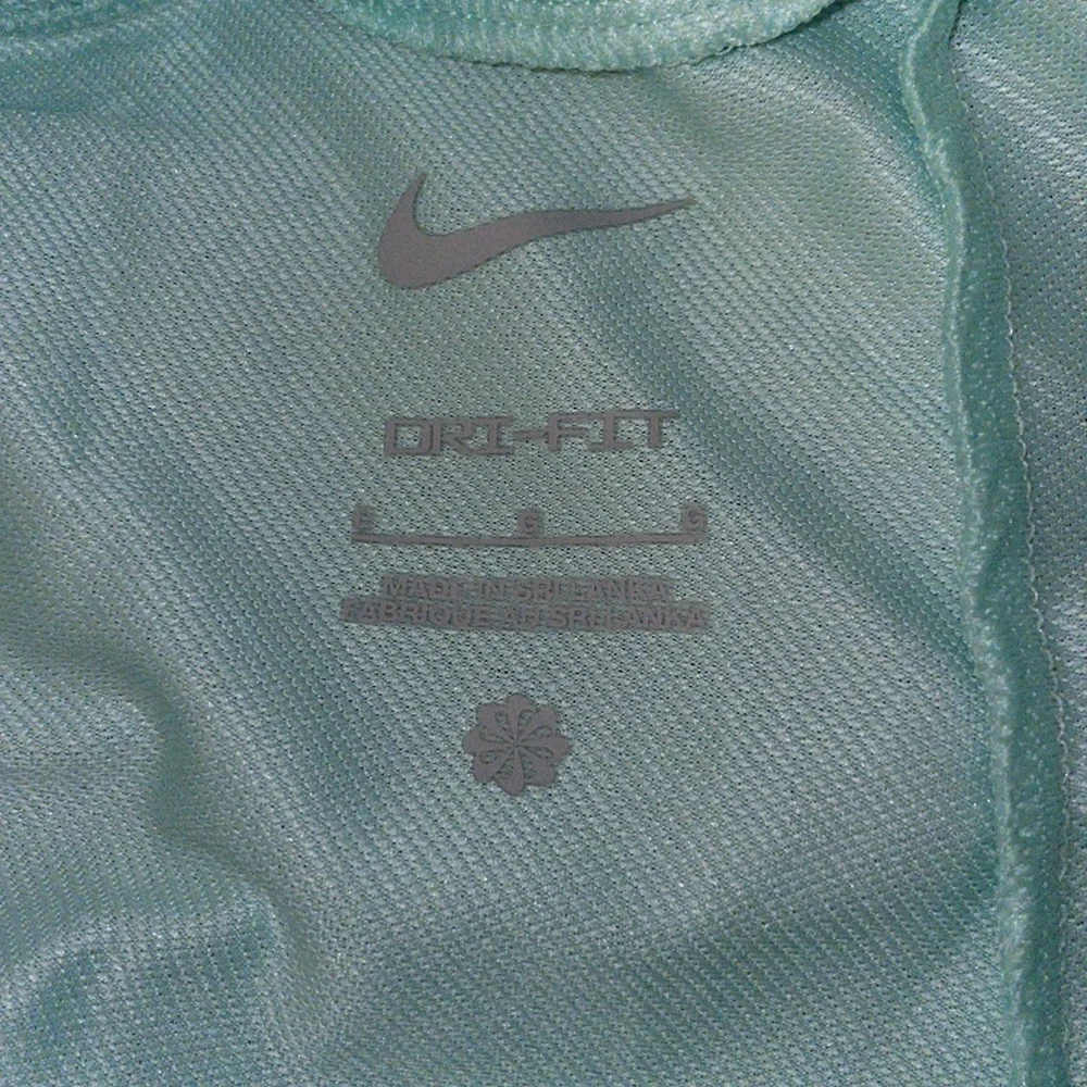 never worn - Picture 2 of 3